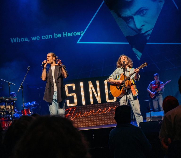 Popup Choir x David Bowie: Heroes – zij spelen, jij zingt met Maarten en Tijmen — Muziek in Haarlem