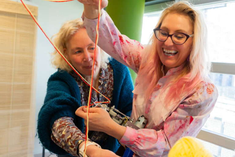 Buurt atelier meerwijk | wandkleed maken — museum-expo in Haarlem